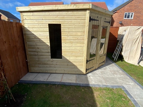 #008 10x10 Corner SH