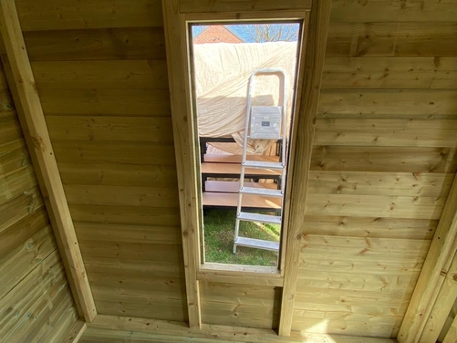 #008 10x10 Corner SH