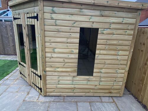 #007 10x10 Corner SH