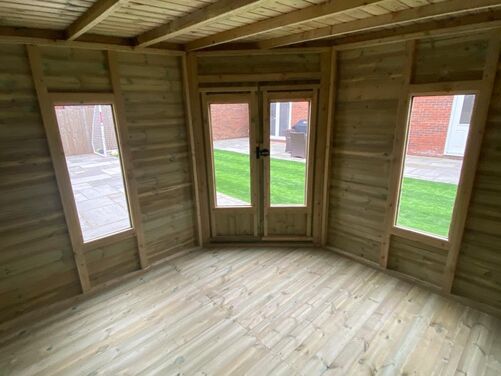 #007 10x10 Corner SH