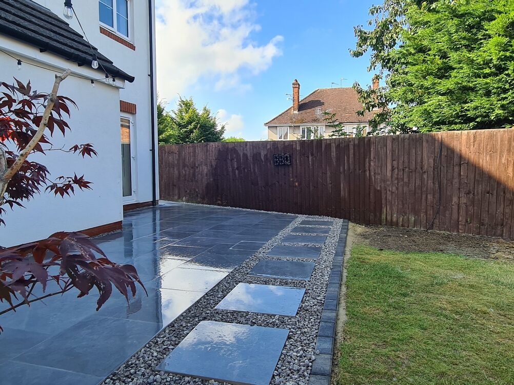 Gallery | Hd Landscaping | Landscape Gardening | Garden Maintenance Leighton Buzzard | Garden Design Bedfordshire
