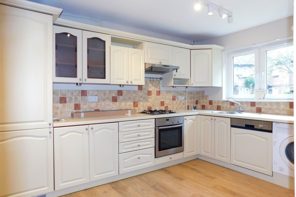 William Russell Court, Woking