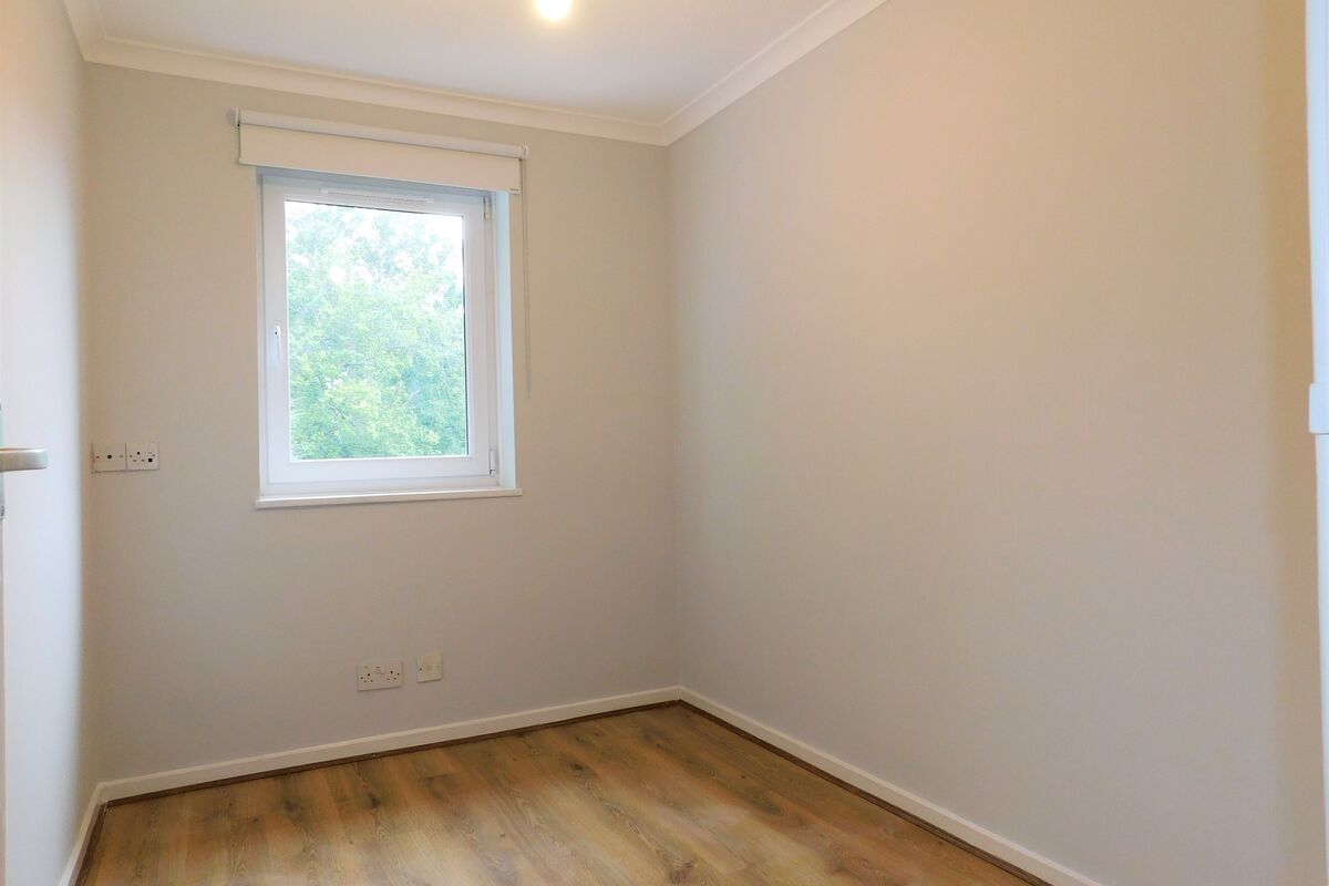 William Russell Court, Woking