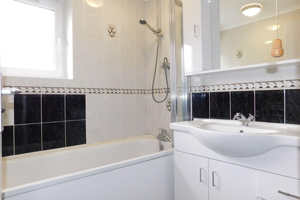 William Russell Court, Woking