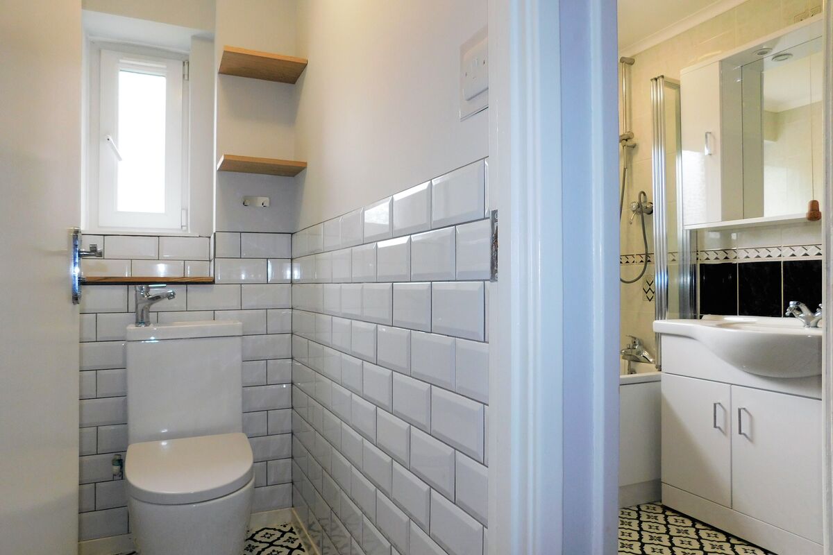 William Russell Court, Woking