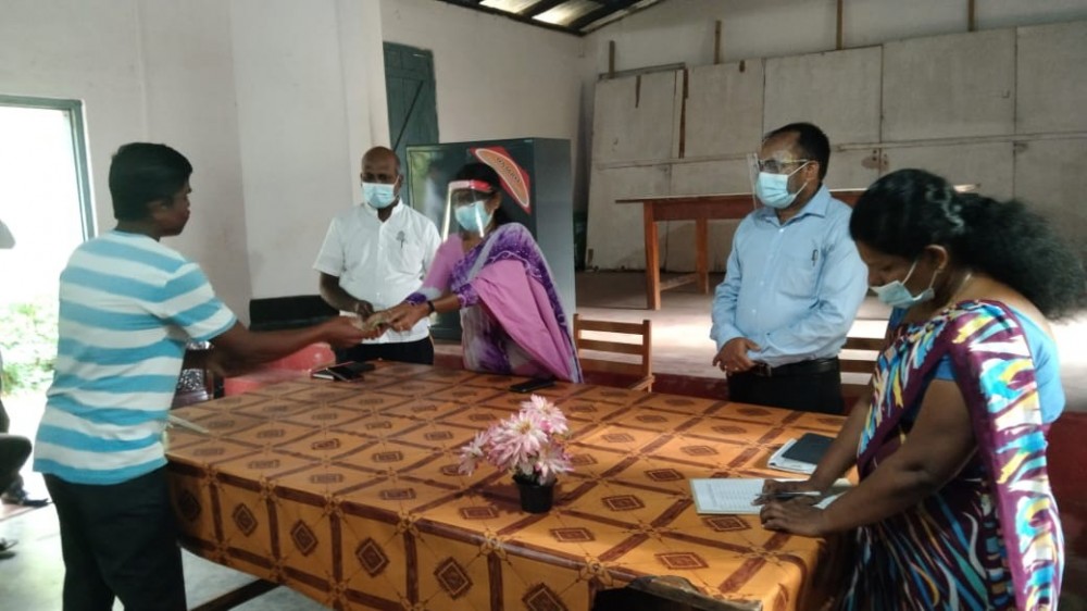 தேவையென தோன்றினாலும் கொரோன தொற்று அபாயத்திலிருந்து விலகிக்கொள்ளுங்கள் - அரச அதிபர் திருமதி ஸ்ரான்லி டீமெல்