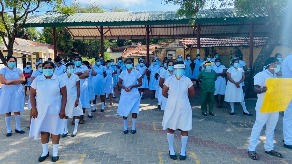 மன்னார் மாவட்ட பொது சுகாதார தொண்டர்களின் கவனயீர்ப்பு போராட்டம்