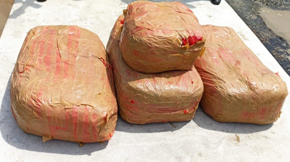 140 கிலோ கஞ்சாவுடன் இருவர் கைது