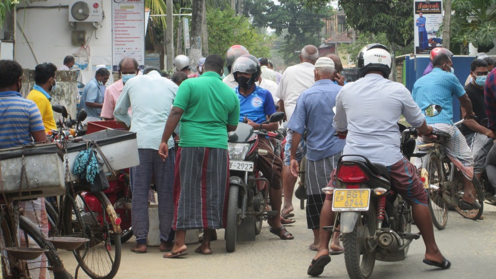 சுகாதார வழிமுறைகளைப் பின்பற்றாததால் ஊரடங்குச்சட்ட முடக்கம்  செப்டம்பர் 6 வரை நீடிப்பு