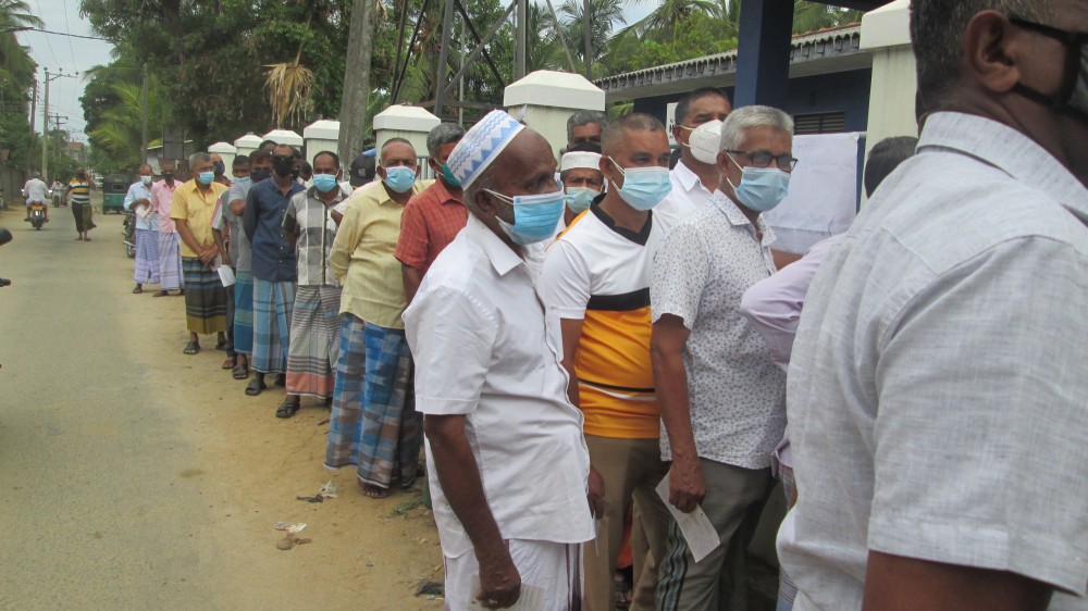 தடுப்பூசி ஏற்றிக் கொள்வதில் மக்கள் ஆர்வம்