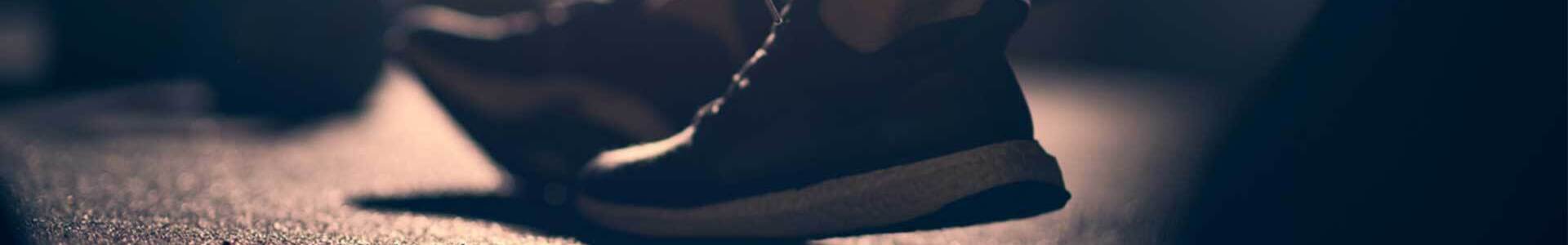 relaxed dangling shoes