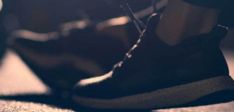 relaxed dangling shoes