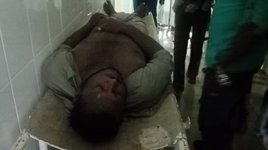 மின்னல் தாக்கியதில் மூன்று பிள்ளைகளின் தந்தை ஒருவர் பரிதாபகரமாக உயிரிழந்துள்ளார்