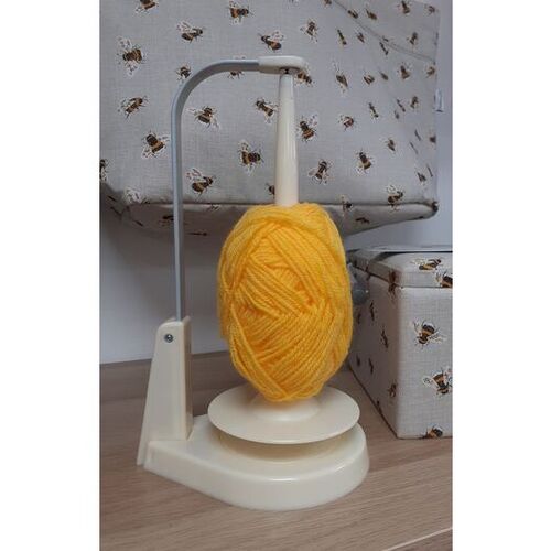Wool Jeanie Magnetic Wool Holder