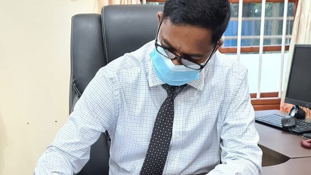 யாழ். போதனா வைத்தியசாலையின் பணிப்பாளராக வைத்திய கலாநிதி த.சத்தியமூர்த்தி மீண்டும் பொறுப்பேற்றார்.