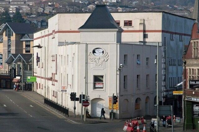 Decontamination of a prominent City Centre building
