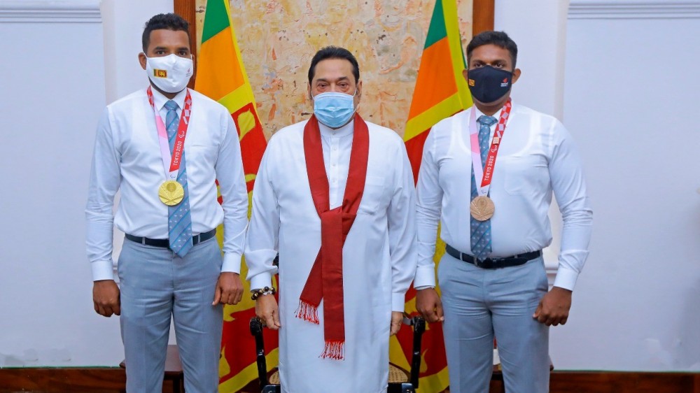 பராலிம்பிக்கில் சாதனை வீரர்கள் பிரதமருடன் சந்திப்பு