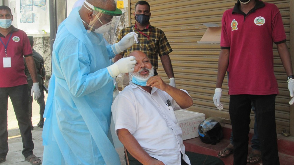 கல்முனையில் பி.சி.ஆர் பரிசோதனை