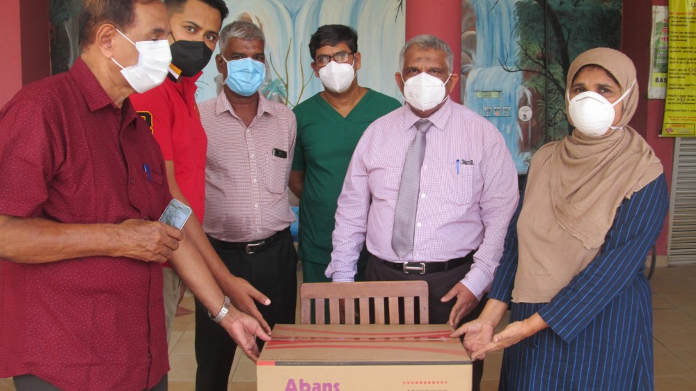 சிகிச்சைப் பிரிவுக்கு அன்பளிப்பு!