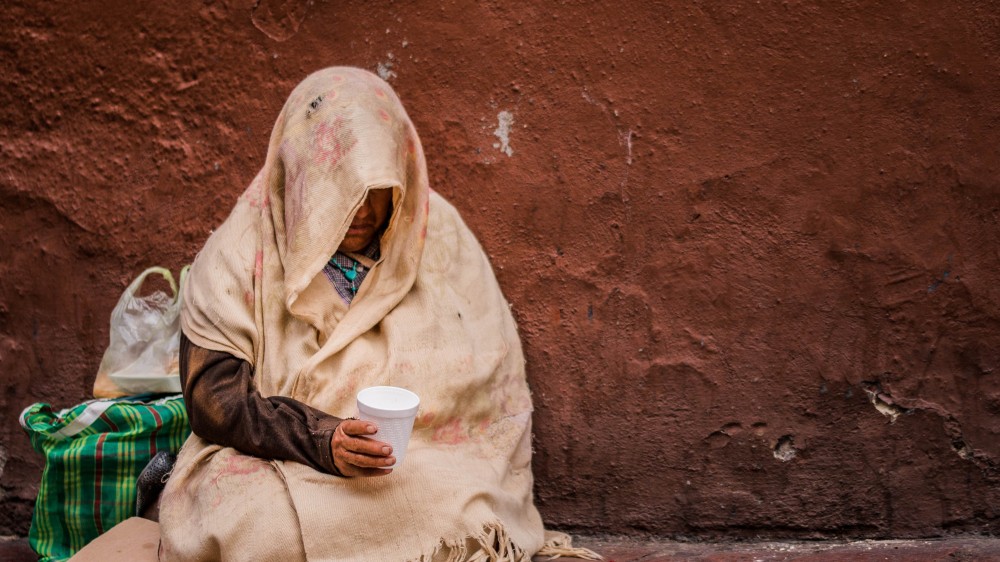 யாசகம் பெற்று வந்த பெண் கைது செய்யப்பட்டு விடுவிக்கப்பட்டார்