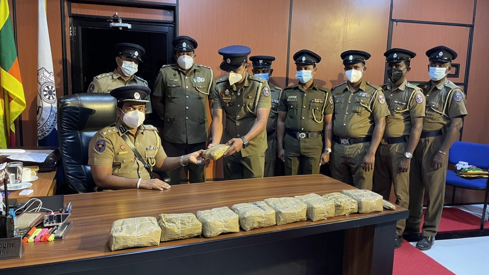 போதை பொருளுடன் தலைமன்னார் கடற்கரையில் நால்வர் கைது!