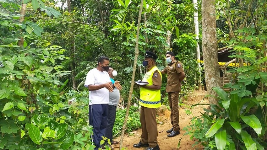 கொடிகாமம் காட்டு பகுதியில் மீட்கப்பட்ட அதிசக்தி வாய்ந்த வெடிபொருள்கள்