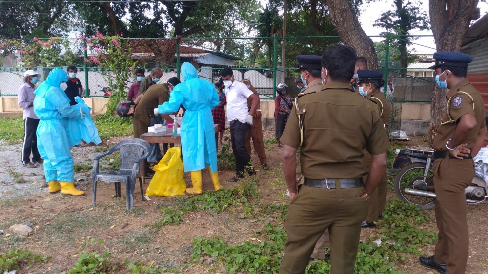 கொக்குவில் பகுதியில்   துரித அன்டியன் பரிசோதனை.  ஊரடங்கு வரும் ஒக்டோபர் முதலாம் திகதி வரை நீடிப்பு