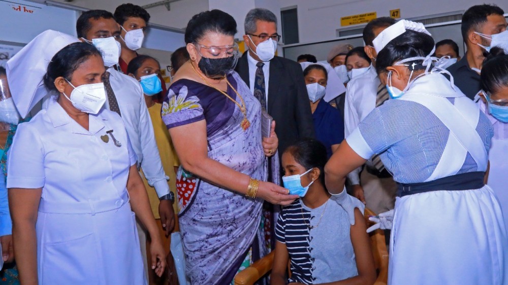 பிரதமரின் பாரியாரின் தலைமையில் கொவிட் தடுப்பூசி வழங்கும் வேலைத்திட்டம் விசேட தேவையுடைய12 வயதிற்கு மேற்பட்ட பிள்ளைகளுக்கு