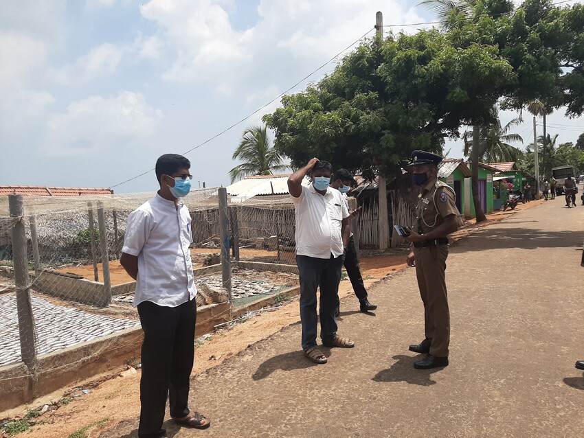 வங்காலைப்பாட்டு மீனவர்கள் இன்று (25.09.2021) நள்ளிரவு கடற்படையினால் தாக்கப்பட்டனர்.  கிராம அலுவலரும் படுகாயம்