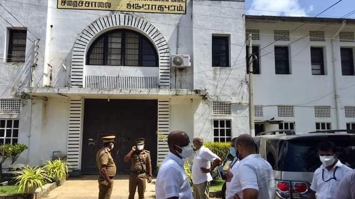 அனுராதபுரம் சிறைச்சாலையில் தடுத்து வைக்கப்பட்டுள்ள அரசியல் கைதிகளை பார்வையிட்ட பாராளுமன்ற உறுப்பினர்