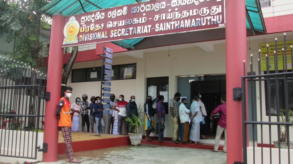 நாடெங்கும் இயல்பு நிலை. நாடெங்கும் இயல்பு நிலை. கிழக்கில் மகிழ்ச்சிப் பிரவாகத்தில்  மக்கள்