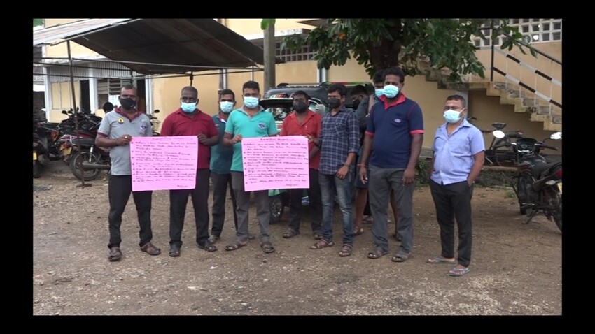 தனியார் வாகனம் ஓட்டுனரை சாலையை விட்டு அகற்று