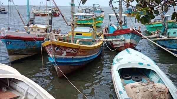யாழ்ப்பாணம் - குருநகர் பகுதி மீனவர்களின் கடல்தொழில் புறக்கணிப்பு