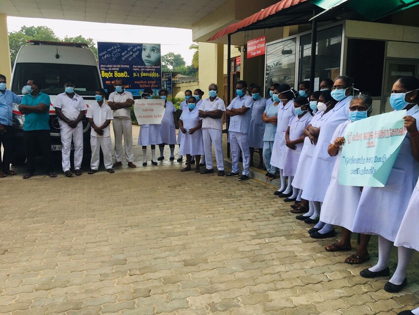 சுகாதார பணியாளர்களின் கவனயீர்ப்பு போராட்டம் பருத்தித்துறை (ஆ. வை)