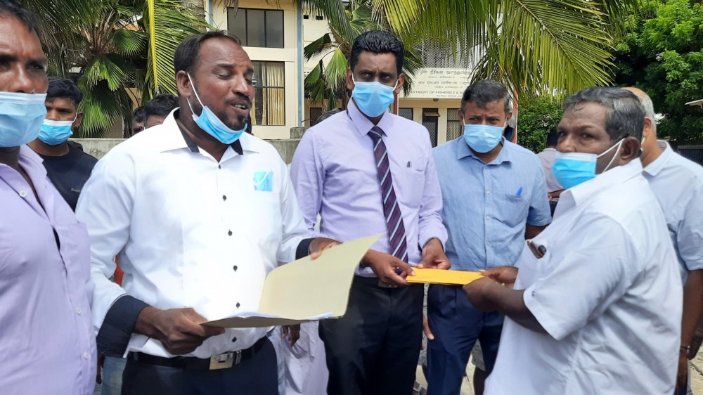 வடக்கு கடற்பரப்புக்குள் இந்திய மீனவர்களின் அத்துமீறலைக் கண்டித்து ஆர்ப்பாட்டம்