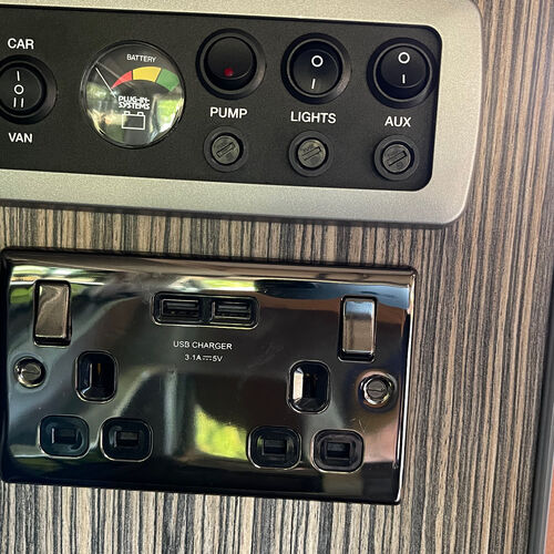 2012 Vauxhall Vivaro LWB Camper Van 2 Berth PRO Conversion 73292 Miles