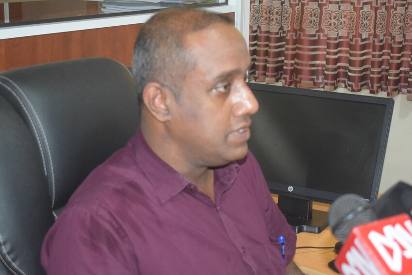 மன்னார் மாவட்டத்தில் கொவிட் தொற்றாளர்கள் எண்ணிக்கை குறைவடைந்து செல்லுகின்றது - பணிப்பாளர் த.வினோதன்