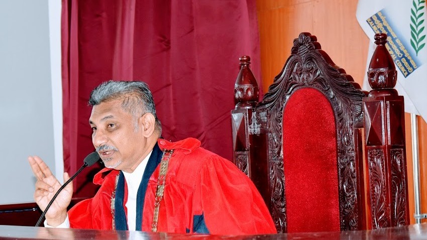 கல்முனை மாநகர சபையில் ஊழலா? ஆதாரங்களை முன்வைத்தால் உரிய அதிகாரிகளுக்கு தண்டனை பெற்றுக் கொடுக்கத் தயார் -  மேயர் றகீப்