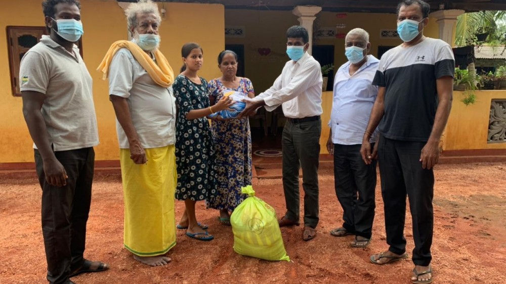 மாணவர்களுக்கு  உதவிய  தொண்டைமானாறு சந்நிதியான் ஆச்சிரமம்