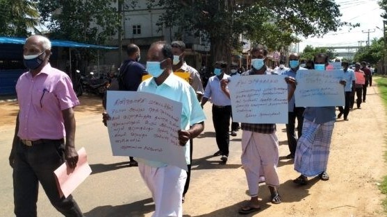 தேவையான உரத்தைப் பெற்றுத் தர கவனயீர்ப்பு ஆர்ப்பாட்டப் பேரணி