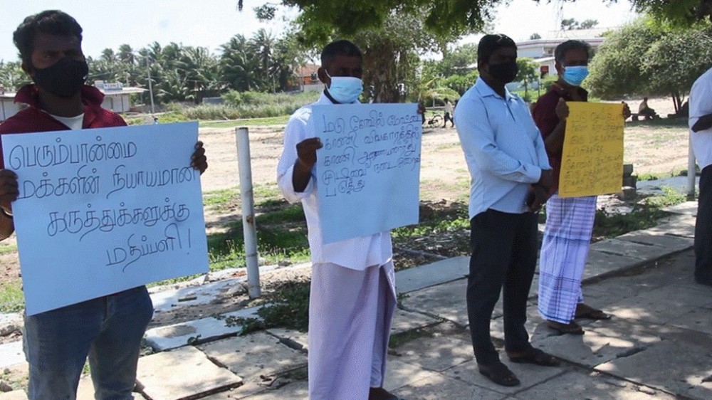 எம்முள் பிரிவினையை ஏற்படுத்த வந்தவரா பௌத்தமத குரு? போராட்டத்தில் இறங்கிய மக்கள்!