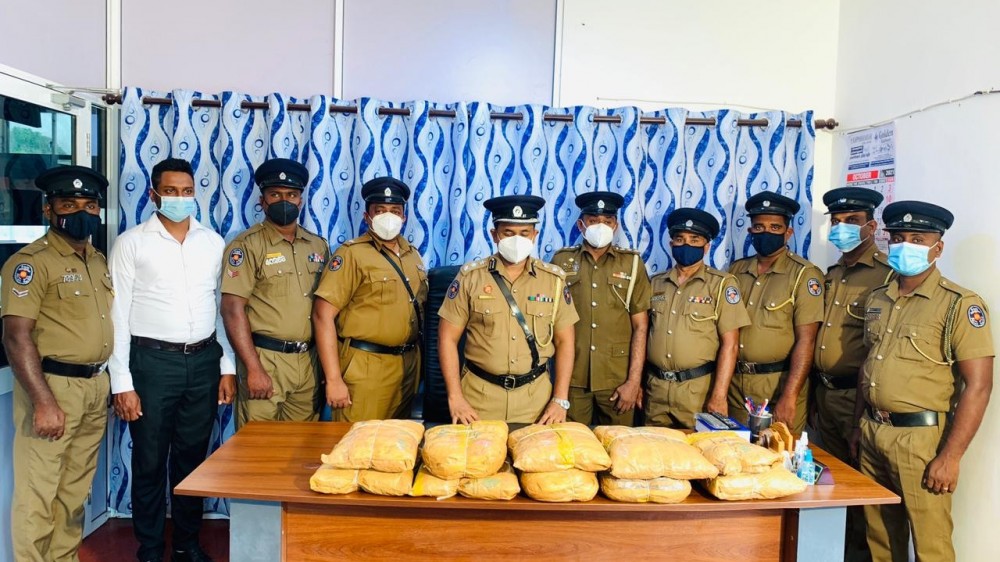 மன்னார் பேசாலையில் கேரளா கஞ்சா கைப்பற்றப்பட்டது