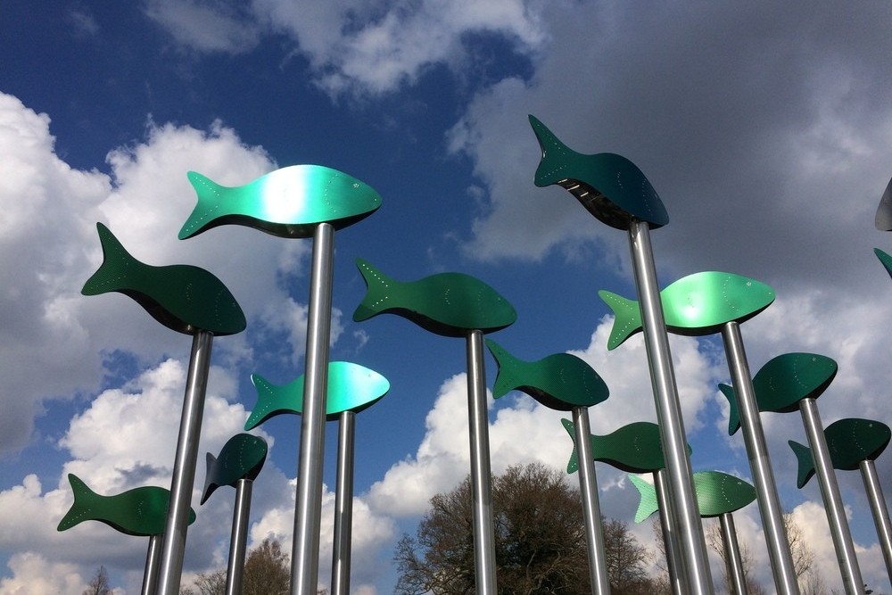 Ground anchor sockets for column structures