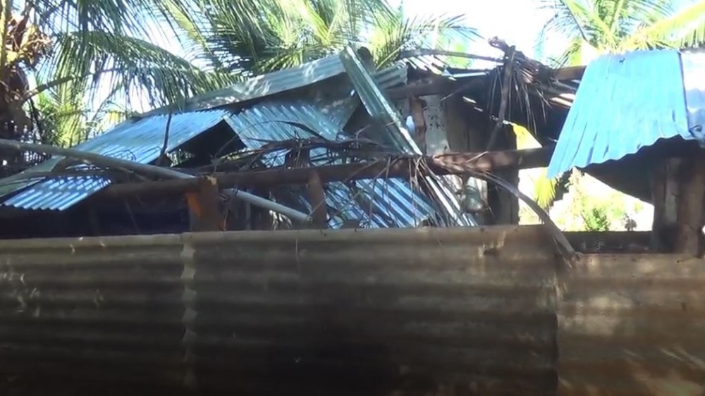 வவுனியாவில் கடும் மழையுடன் கூடிய காற்றினால் பல வீடுகள் சேதம்