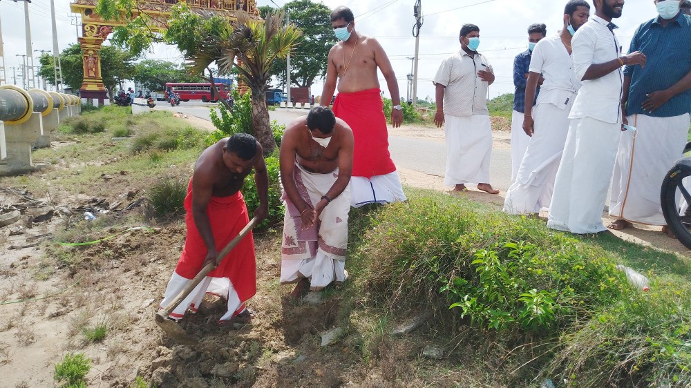 நல்லூர் ஆலயத்தில் பத்தாவது நிர்வாகியின்  நினைவாக 92 பனை வித்துக்கள்
