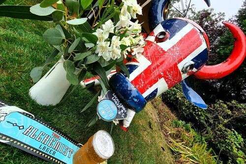 Gallery | Jolly Hucksters Mobile Bar Company | mobile bar Hertfordshire/mobile bar Buckinghamshire/mobile bar Hertfordshire/Wedding bar Buckinghamshire | wedding bar Hertfordshire | Real ale events bar /corporate events Hertfordshire/party bars Buckinghamshire/charity event bars