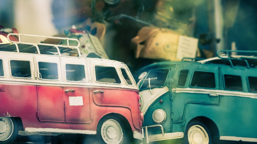 வாகனங்கள் மோதலில் 6 பேர் படுகாயம்