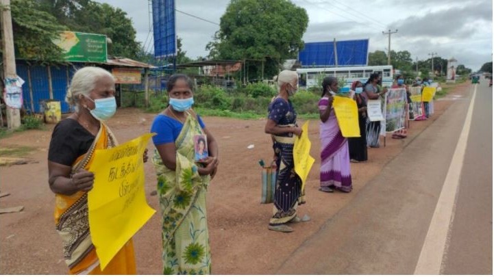 1711ஆவது நாளாக கவனயீர்ப்புப் போராட்டத்தில் உறவுகள்