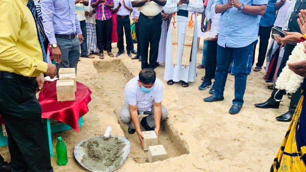 அச்சங்குளம் கிராமத்தில்  குடிநீர் திட்டத்திற்கான அடிக்கல் நாட்டப்பட்டது