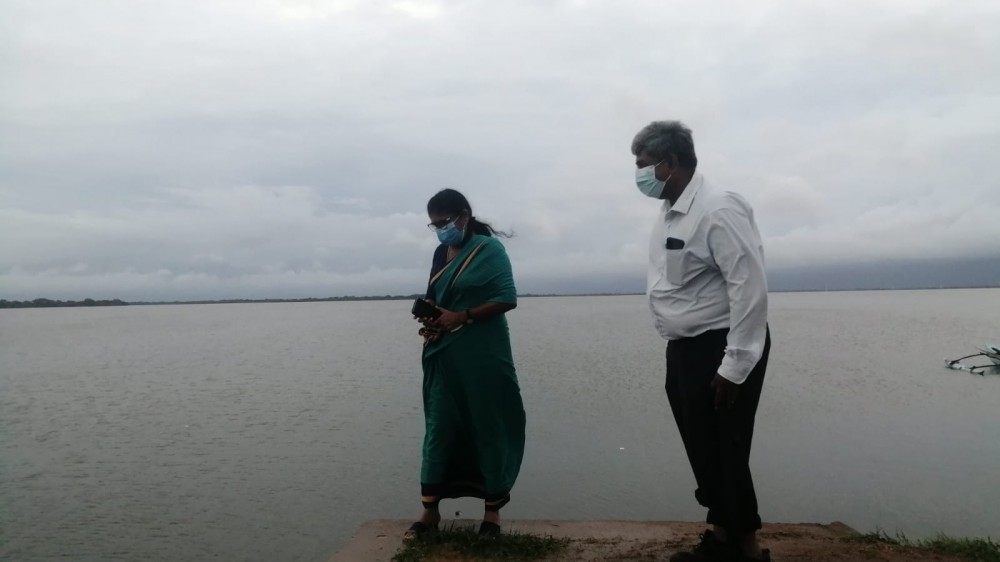 மன்னாரில் பெய்துவரும் மழையால் கட்டுக்கரைக்குளம் வான்பாய்கின்றது.